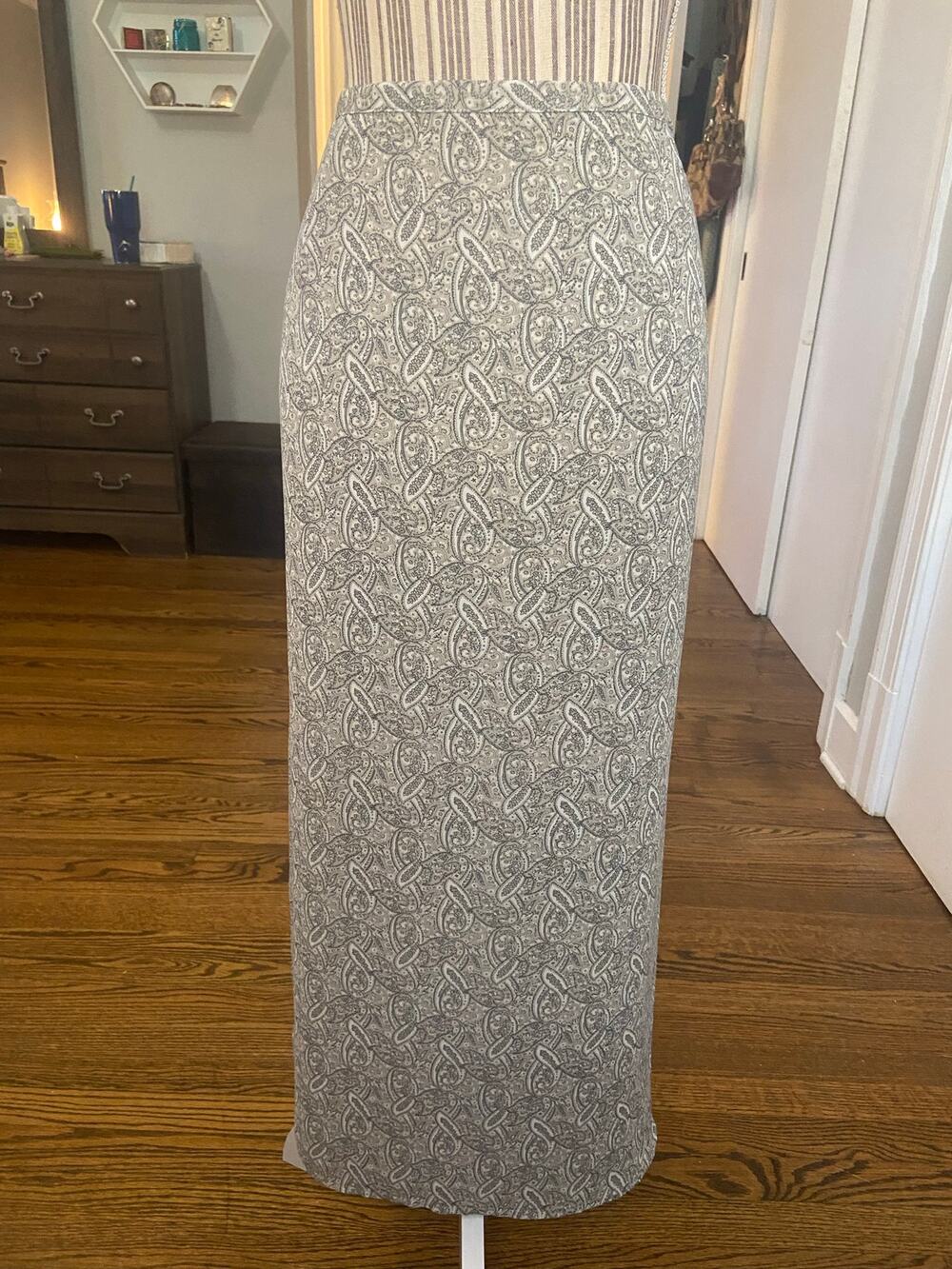 Kathie Lee Woman woven chiffon paisley printed maxi skirt